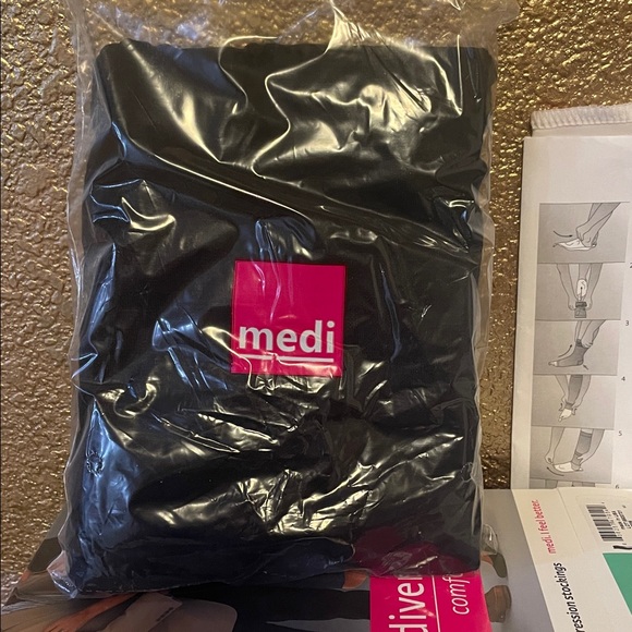 Medi Mediven Comfort Compression Stockings - Picture 5 of 13
